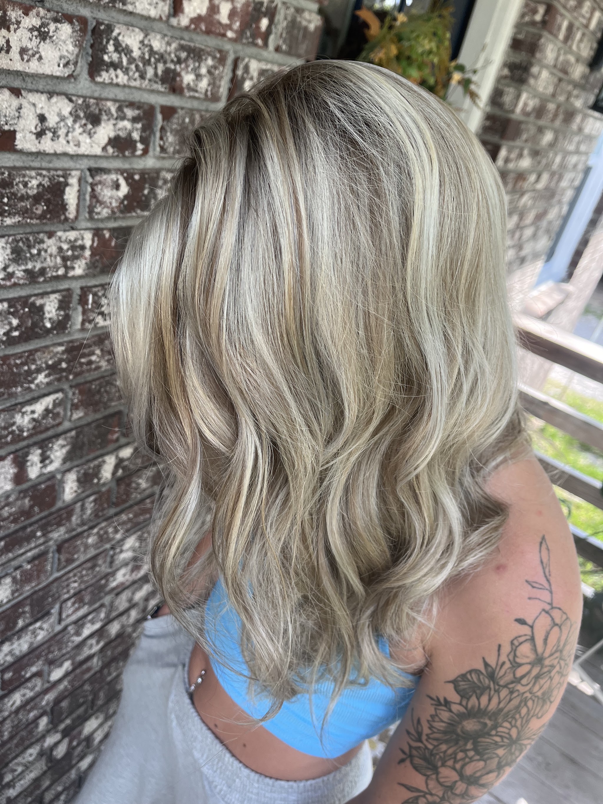 Bright blonde waves